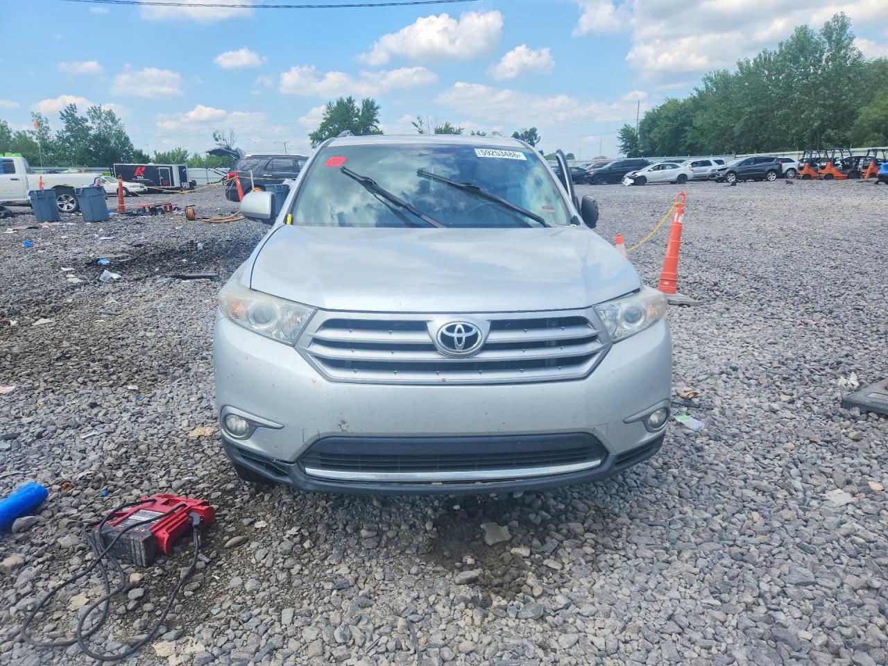 2011 TOYOTA HIGHLANDER