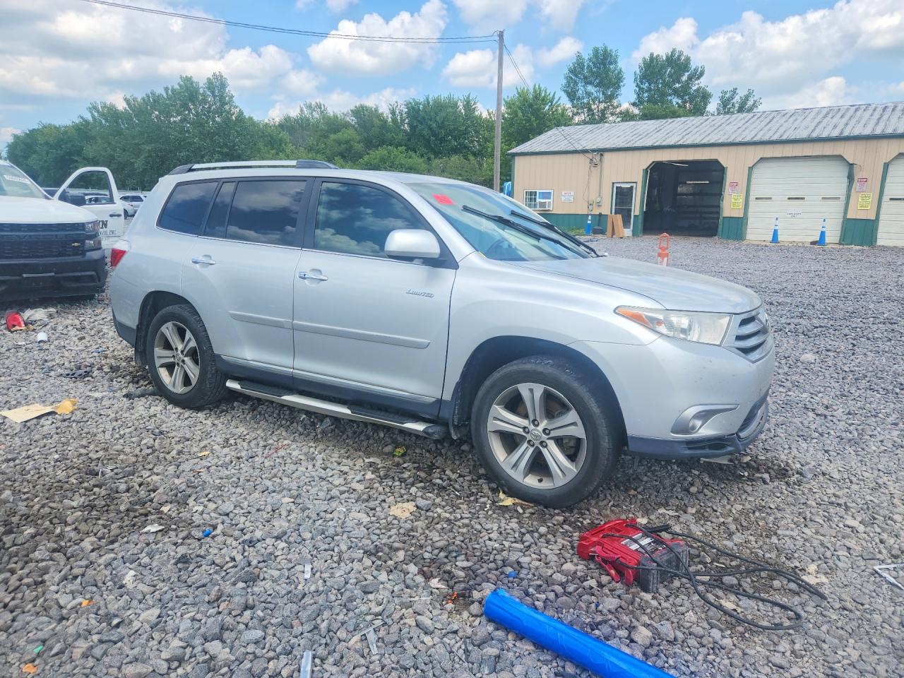 2011 TOYOTA HIGHLANDER