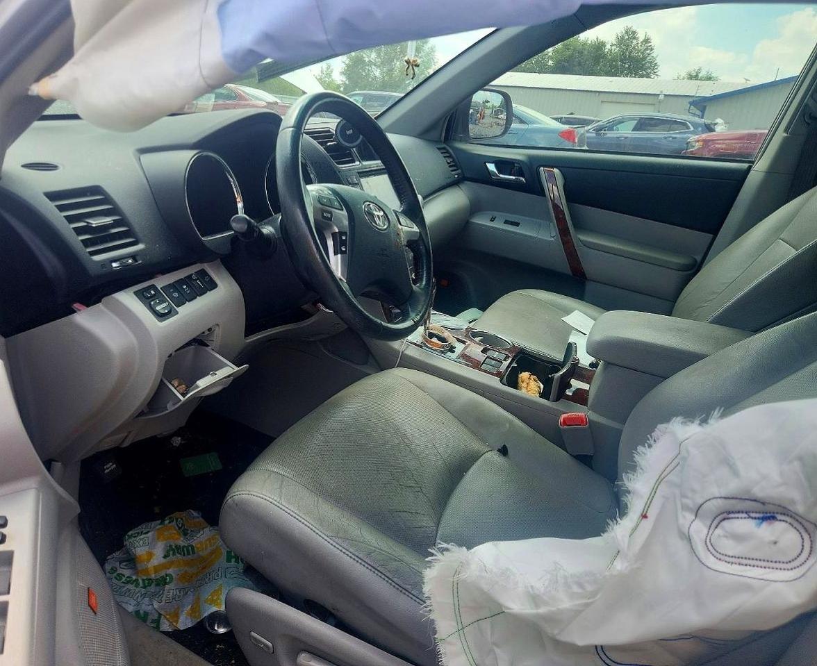 2011 TOYOTA HIGHLANDER
