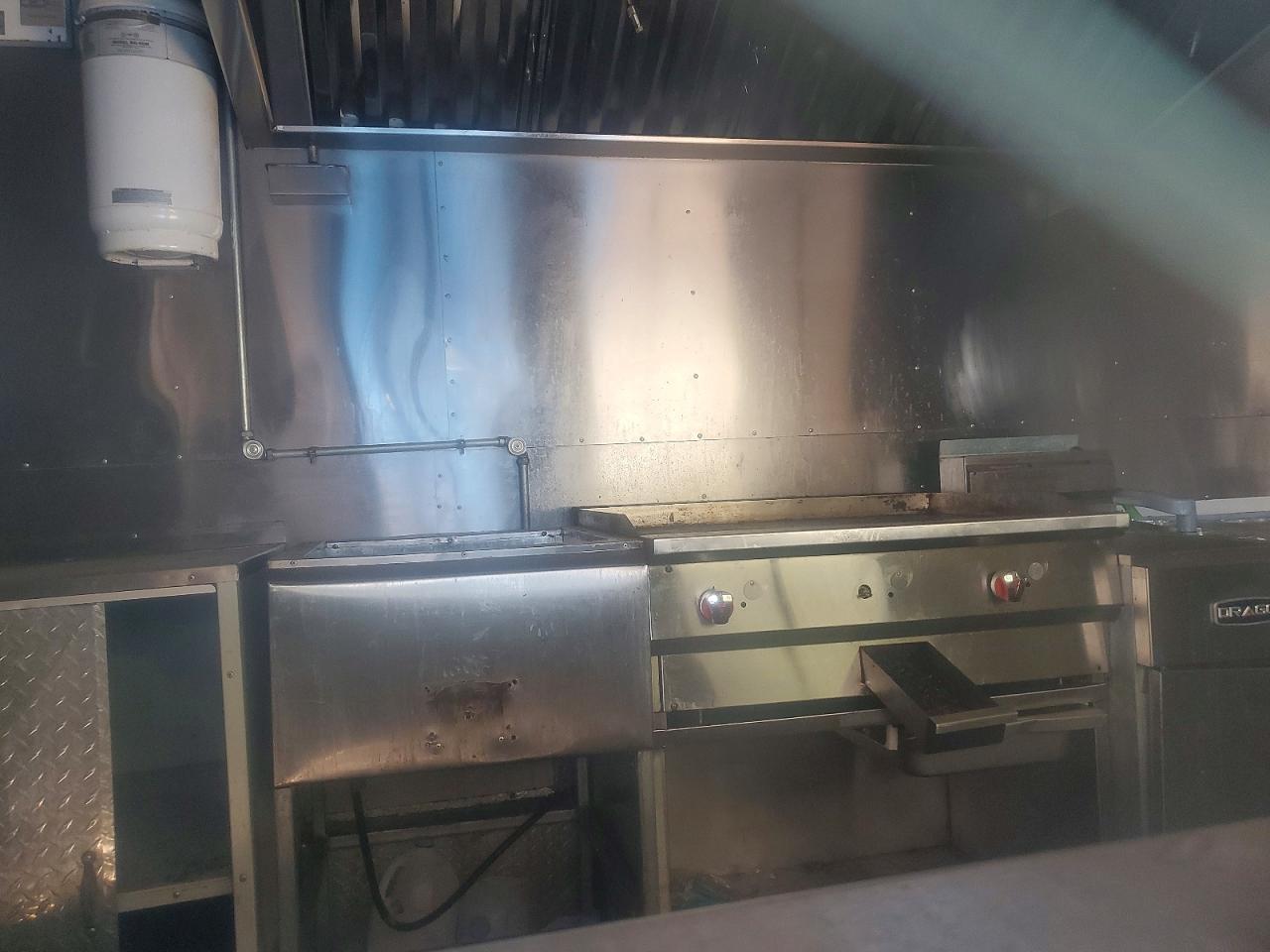 2019 UNRUH TRAILERS