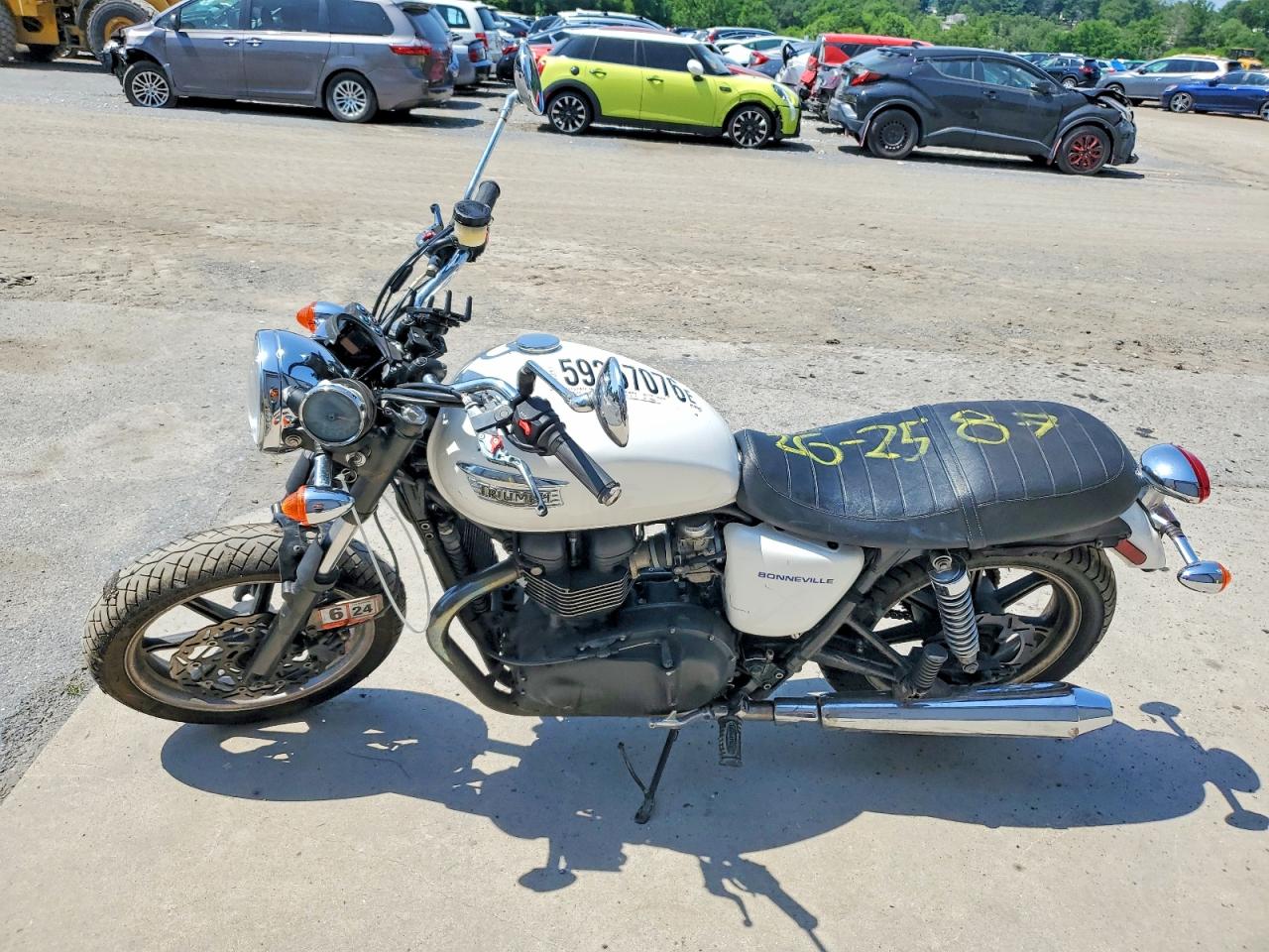 2013 TRIUMPH MOTORCYCLE BONNEVILLE