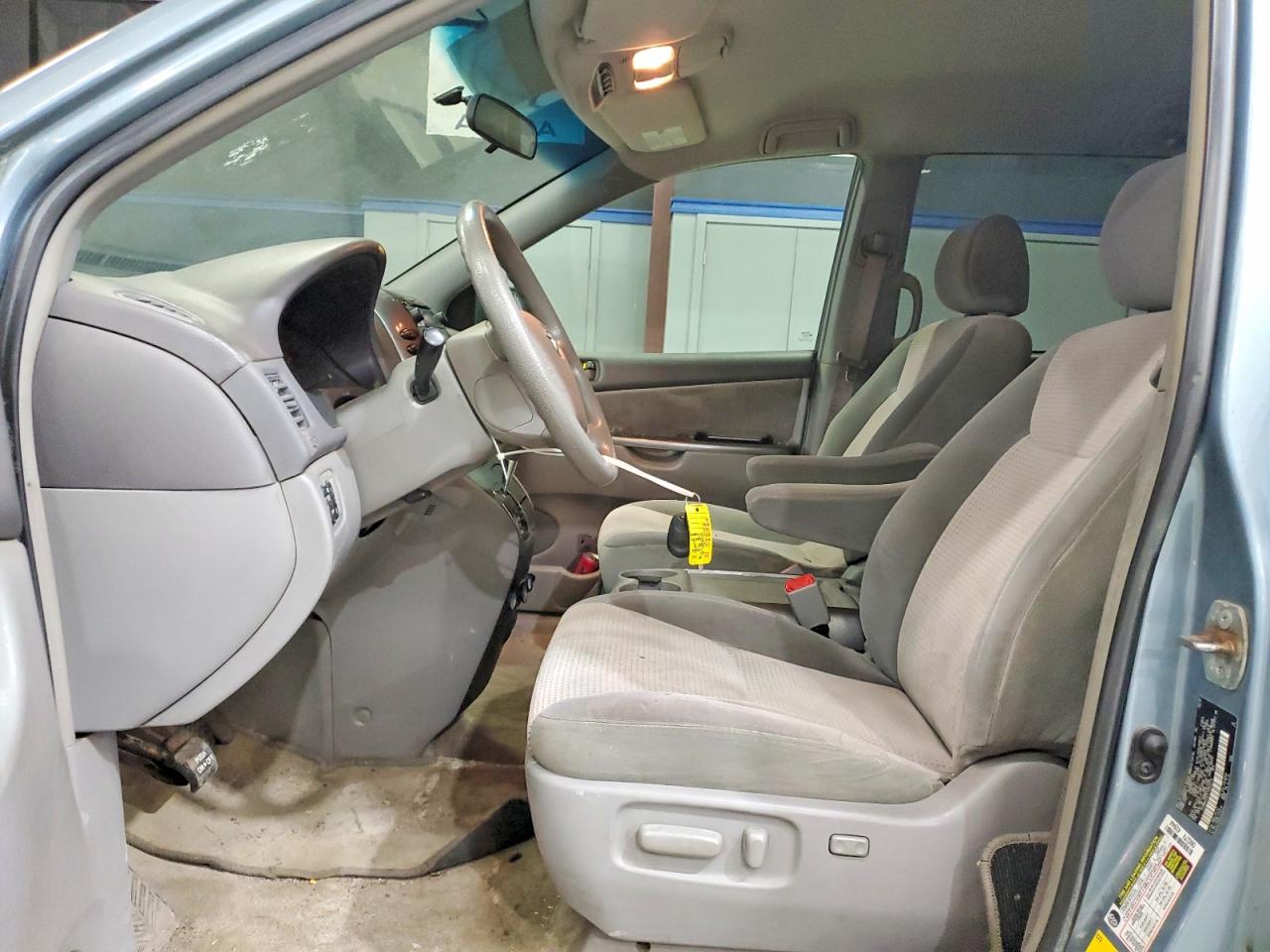 2007 TOYOTA SIENNA