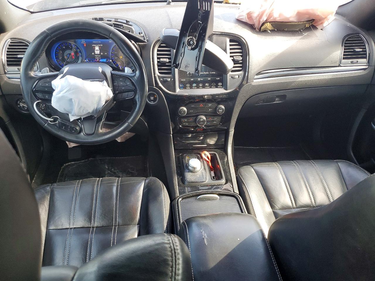 2019 CHRYSLER 300