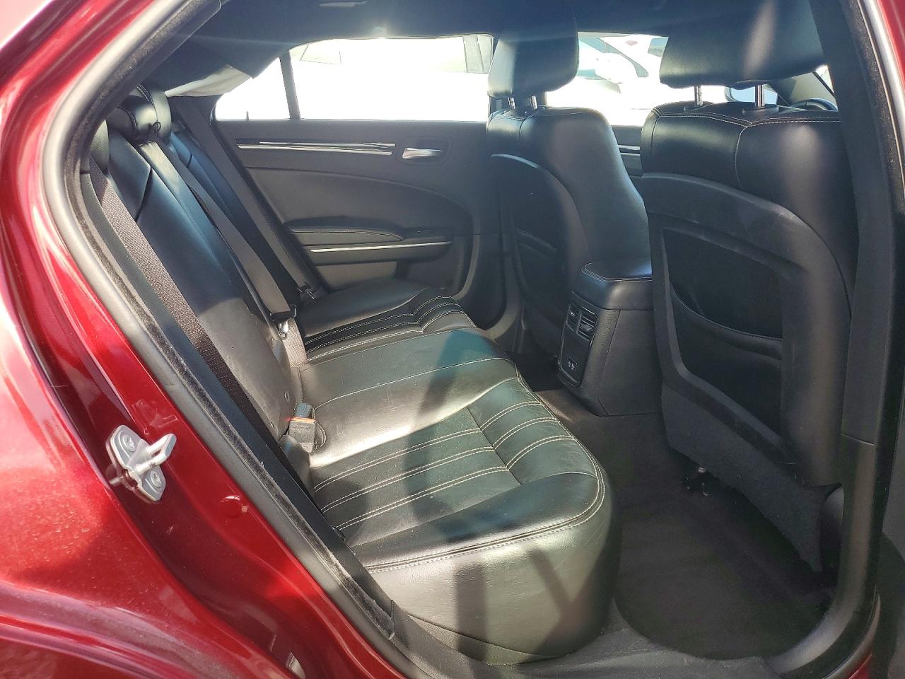 2019 CHRYSLER 300