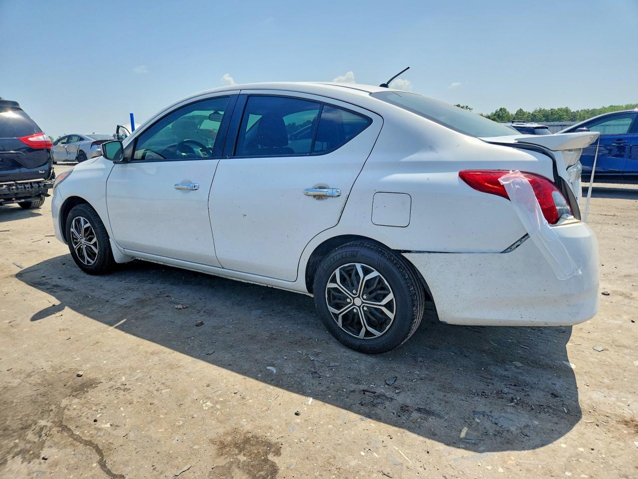 2019 NISSAN VERSA