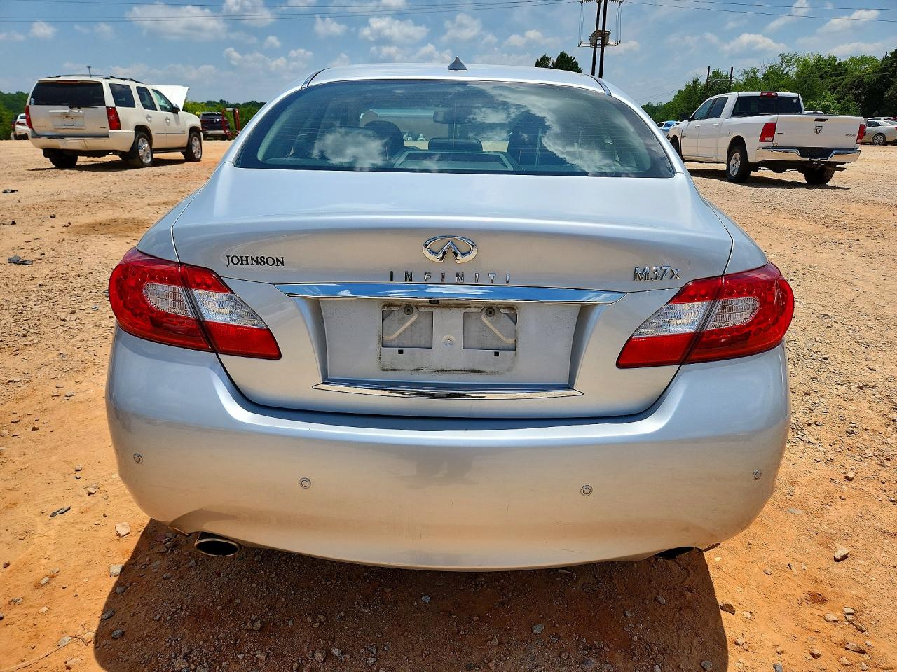 2013 INFINITI M37