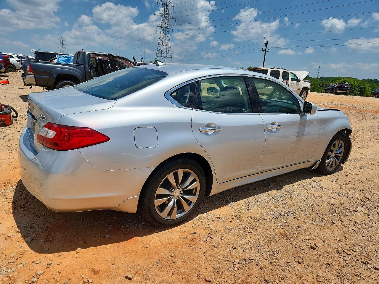 2013 INFINITI M37