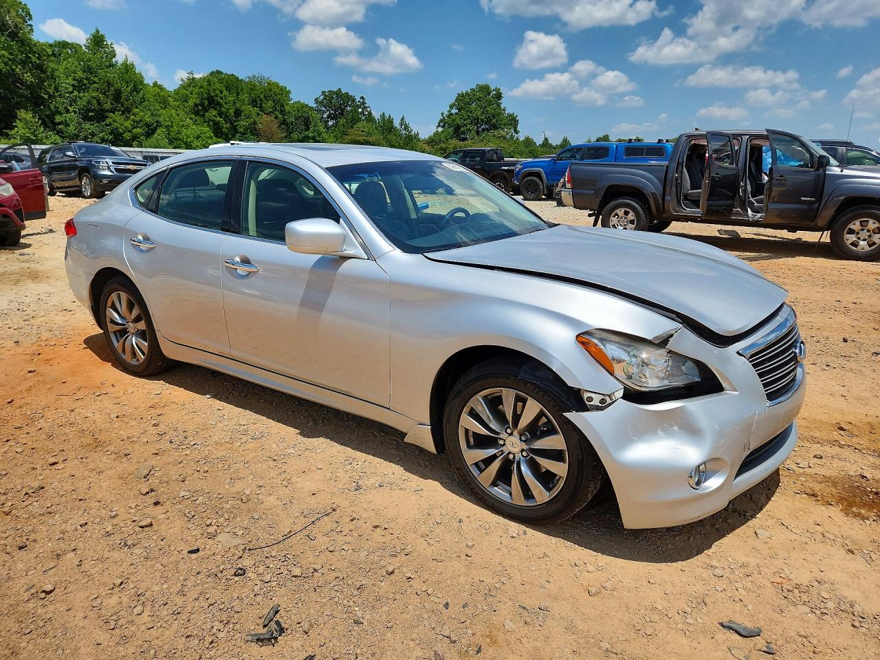2013 INFINITI M37