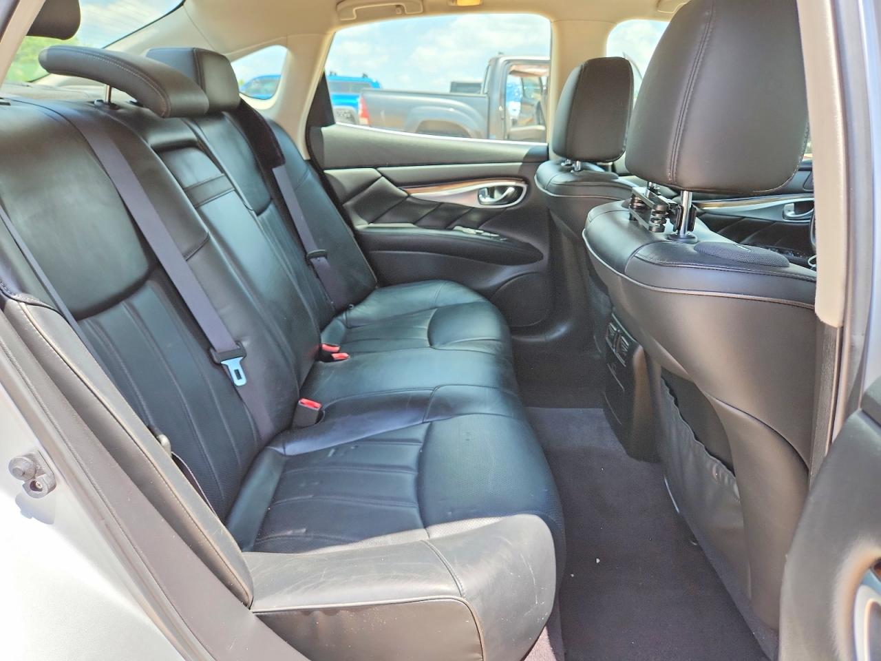 2013 INFINITI M37