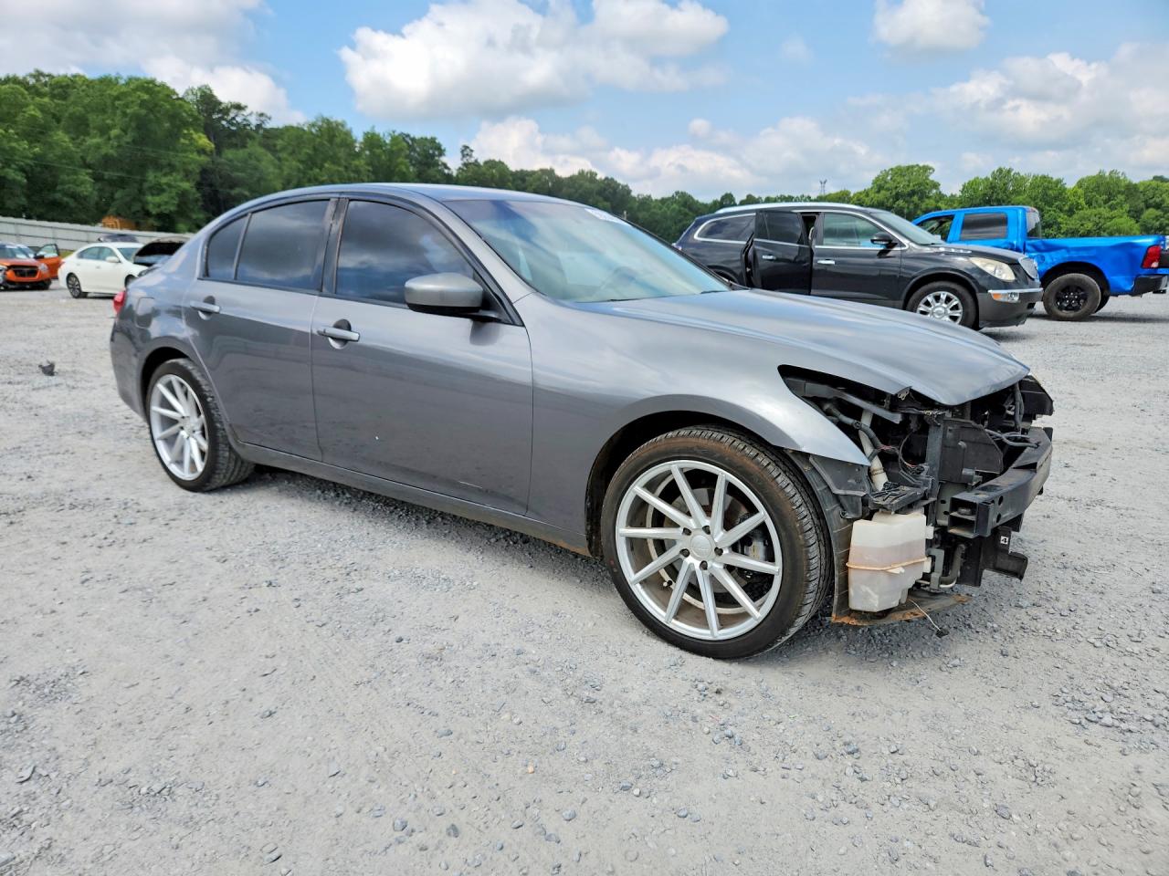 2011 INFINITI G37