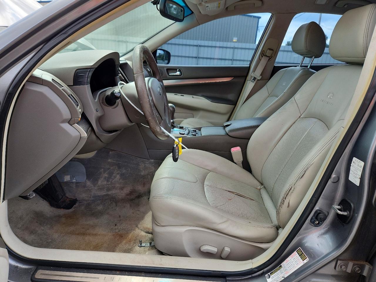 2011 INFINITI G37