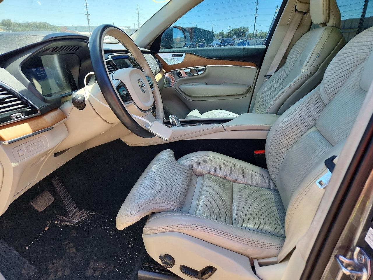 2019 VOLVO XC90