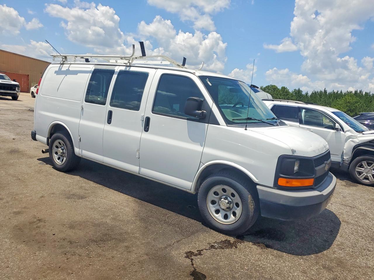 2013 CHEVROLET EXPRESS