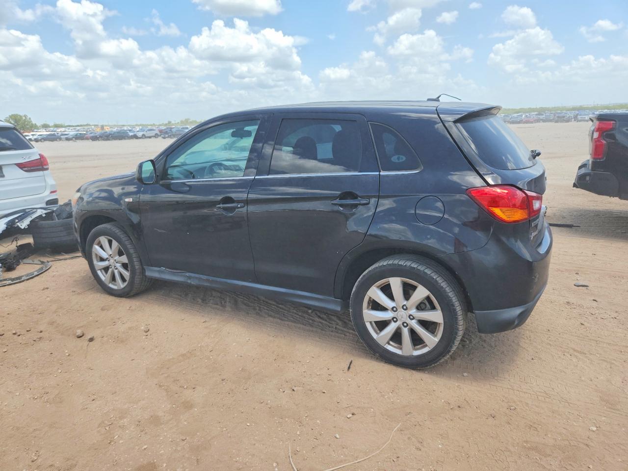 2015 MITSUBISHI OUTLANDER