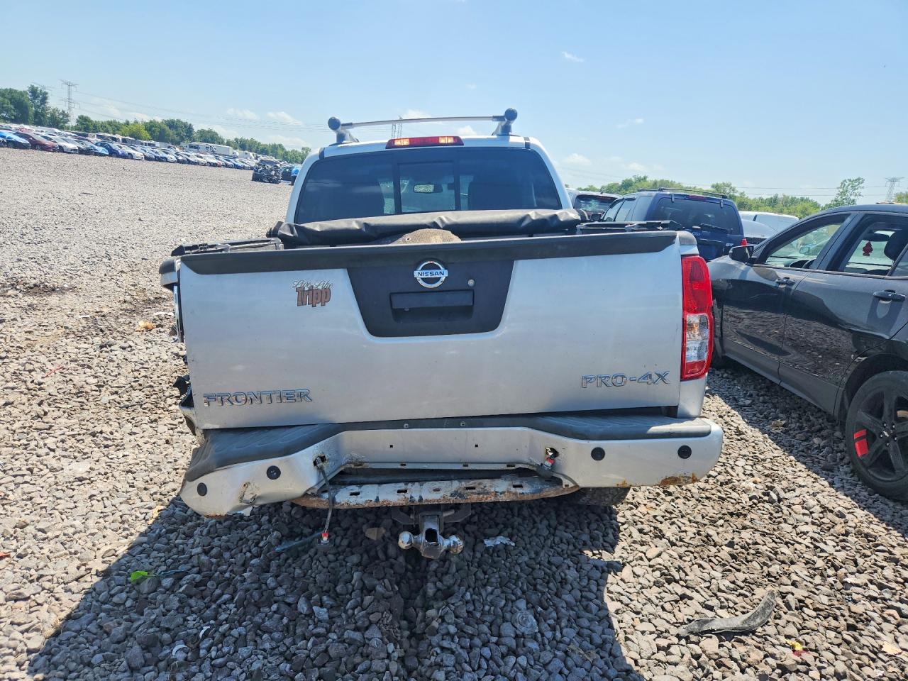 2017 NISSAN FRONTIER
