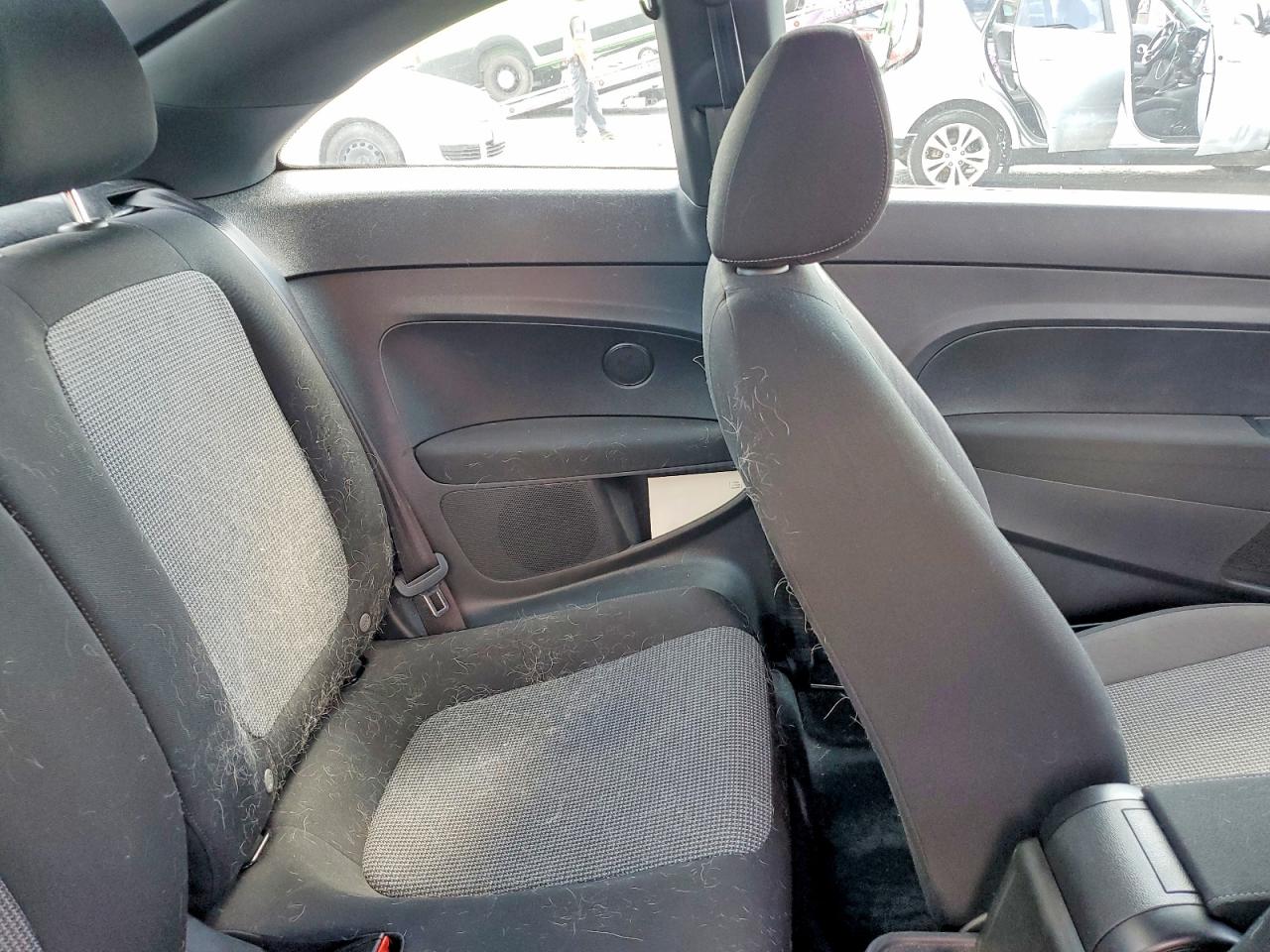 2018 VOLKSWAGEN BEETLE