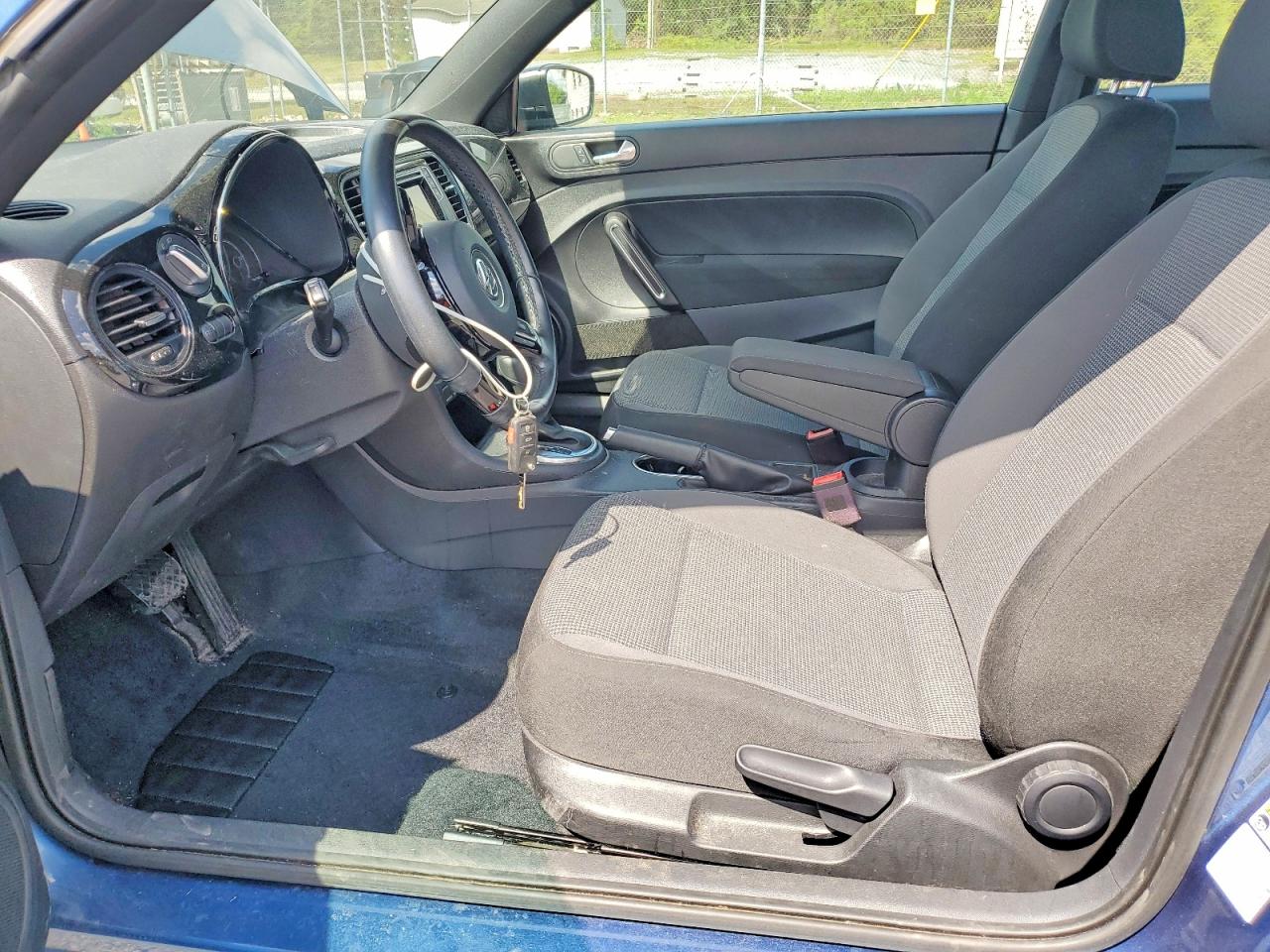 2018 VOLKSWAGEN BEETLE