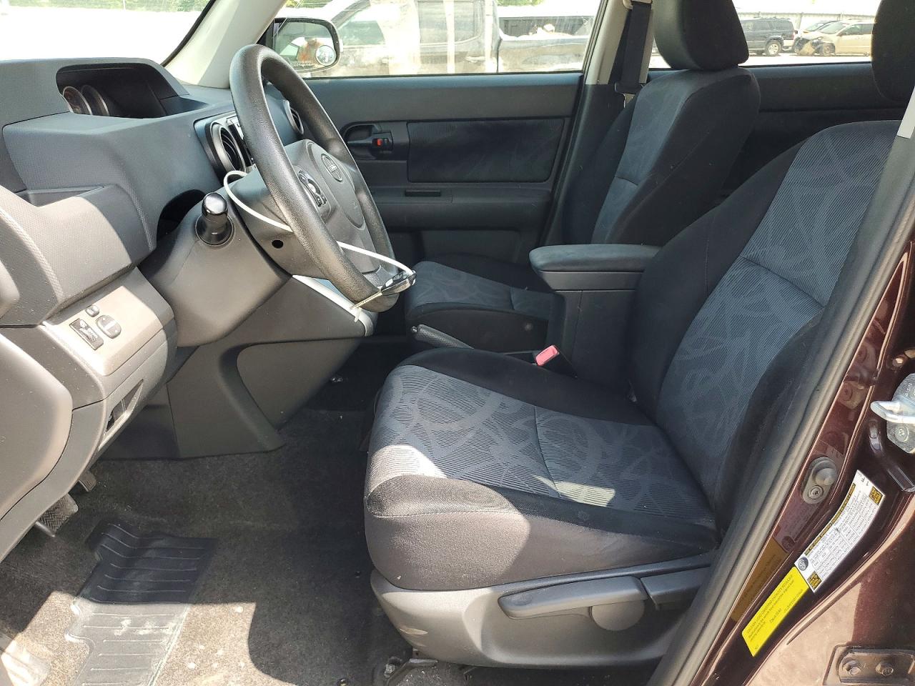 2011 TOYOTA SCION