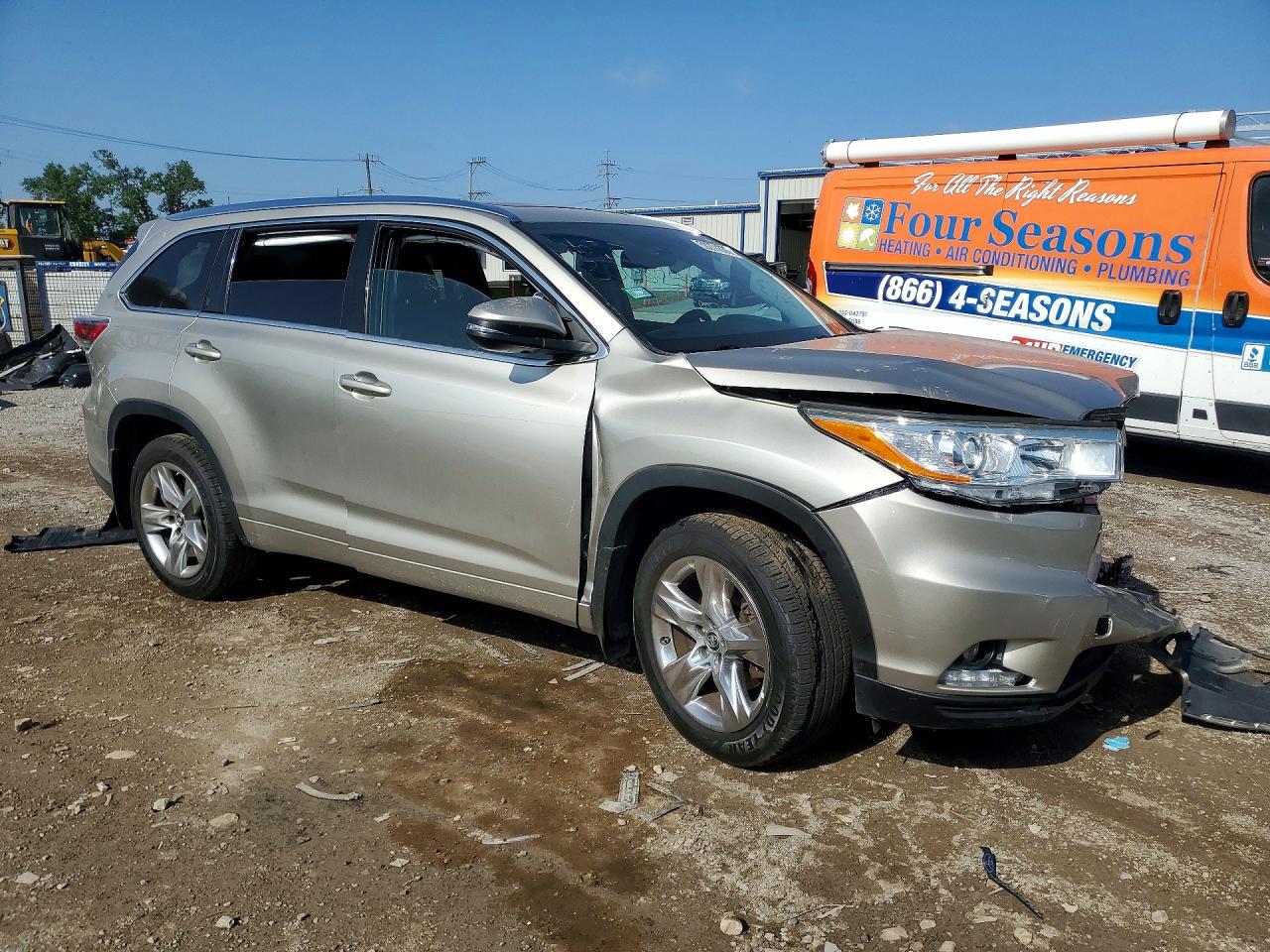 2016 TOYOTA HIGHLANDER