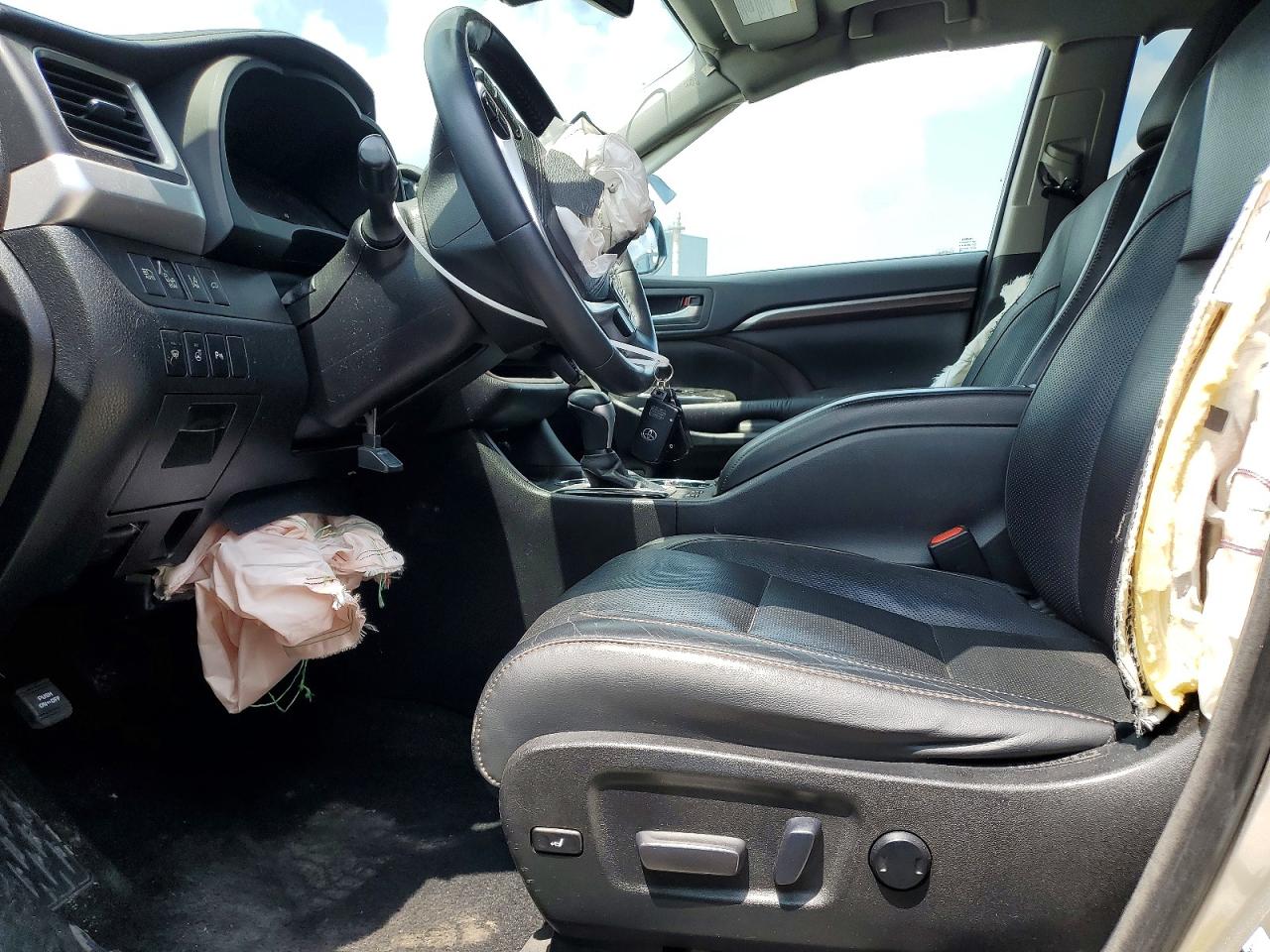 2016 TOYOTA HIGHLANDER