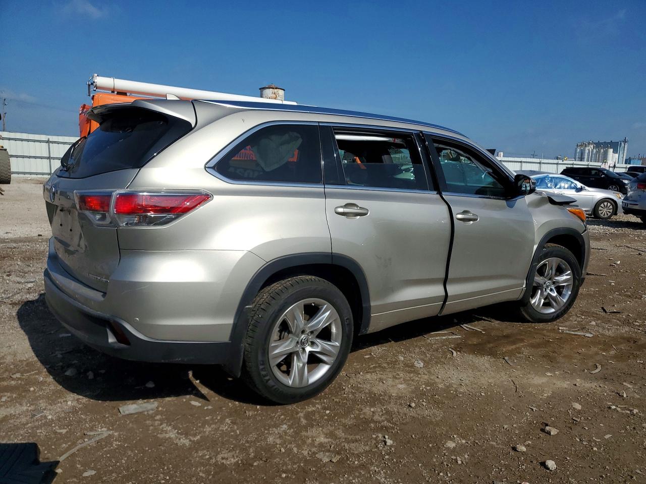 2016 TOYOTA HIGHLANDER