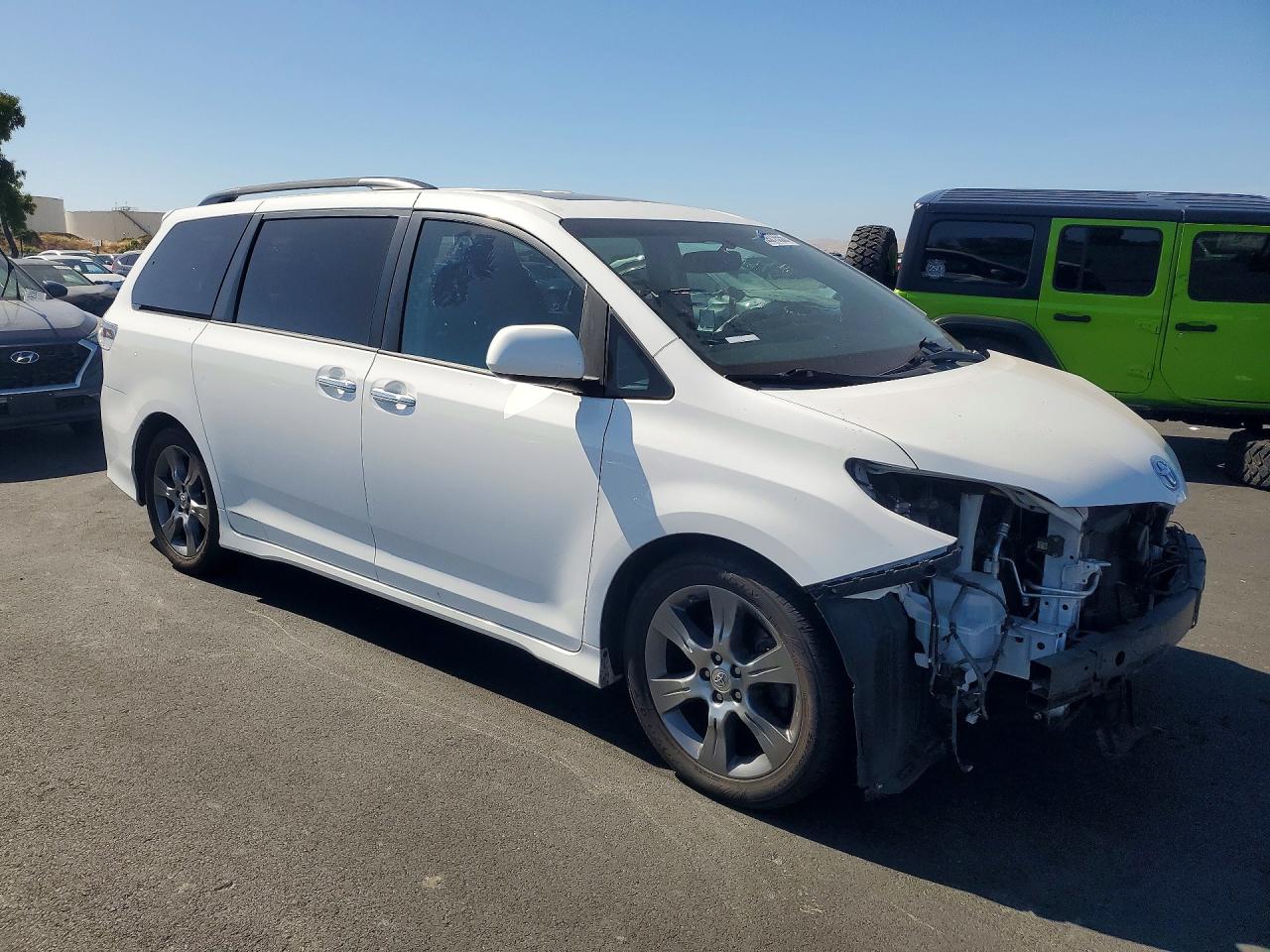 2015 TOYOTA SIENNA
