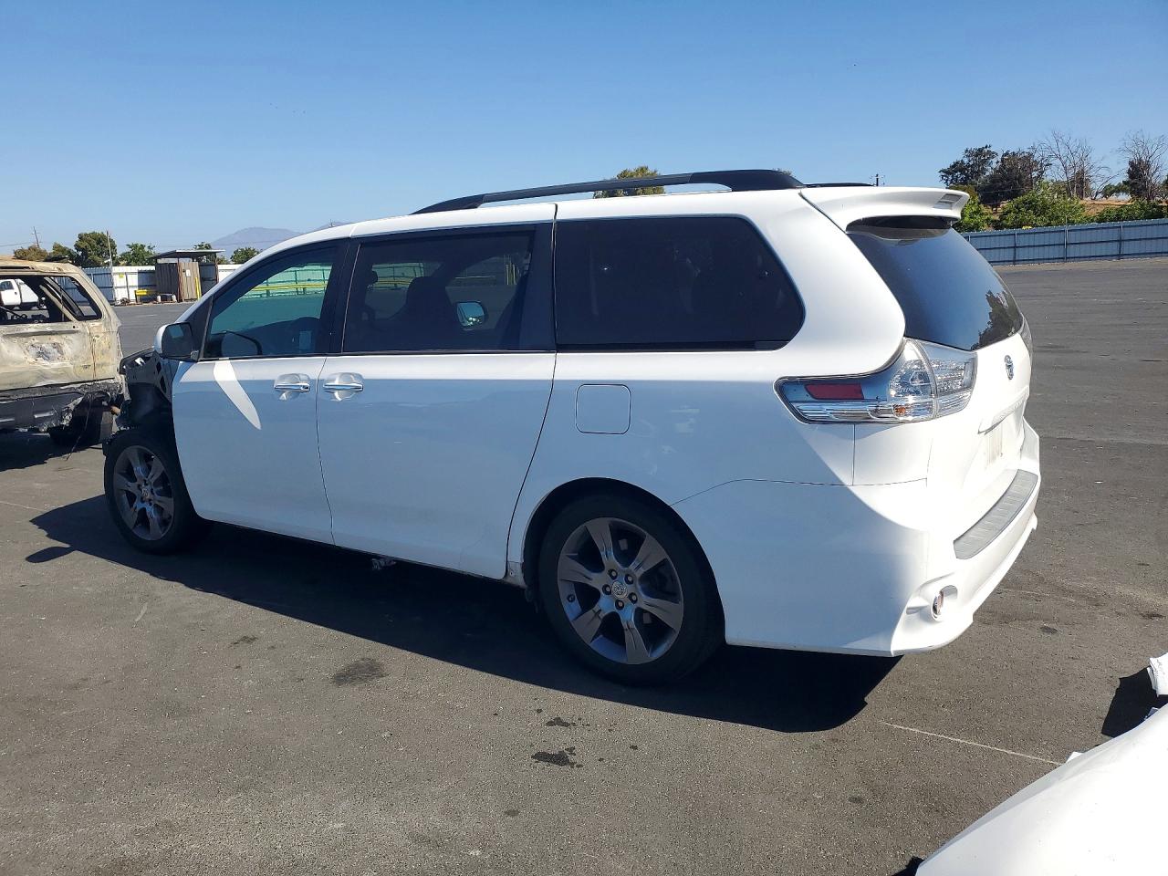 2015 TOYOTA SIENNA
