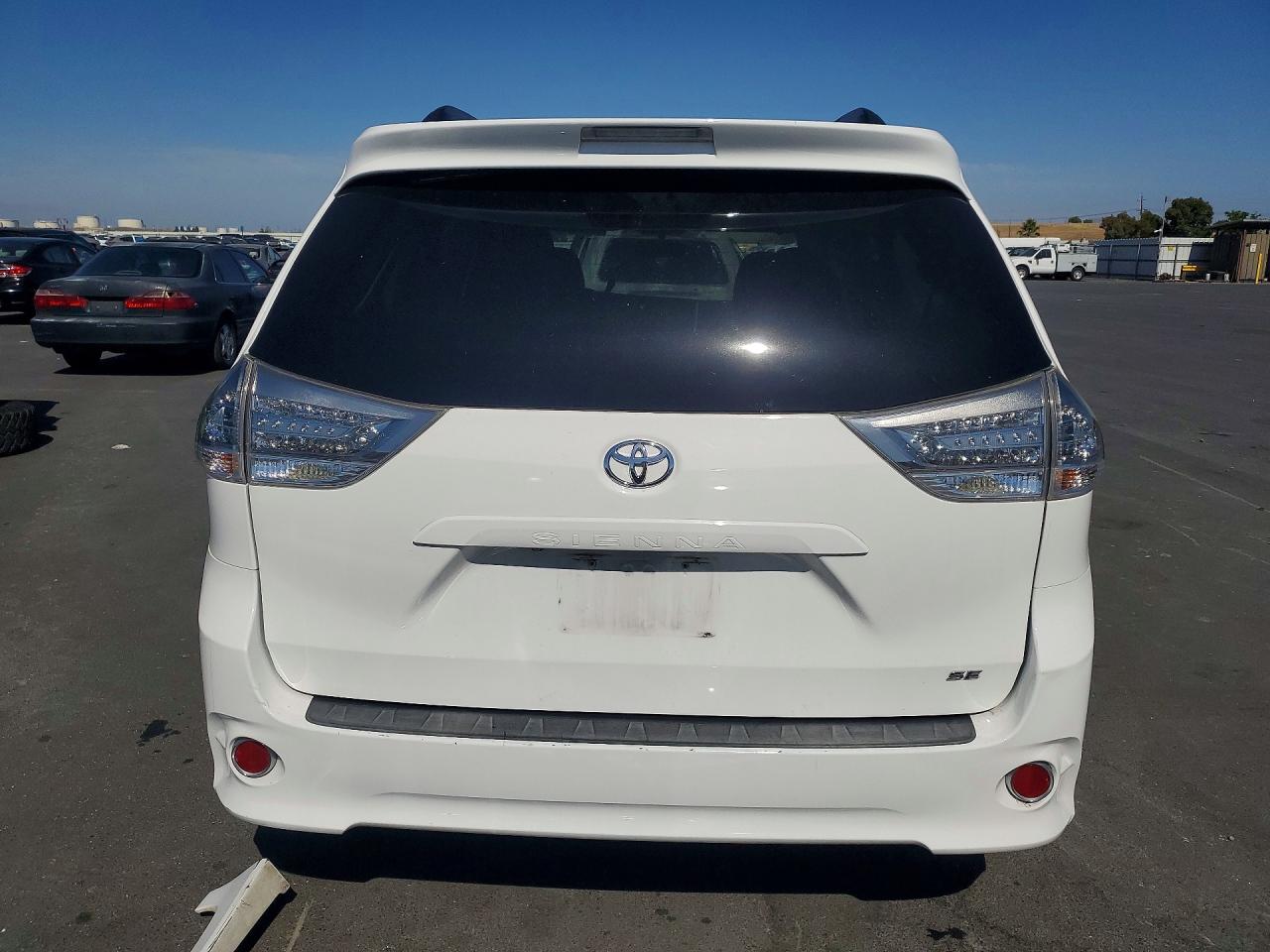 2015 TOYOTA SIENNA