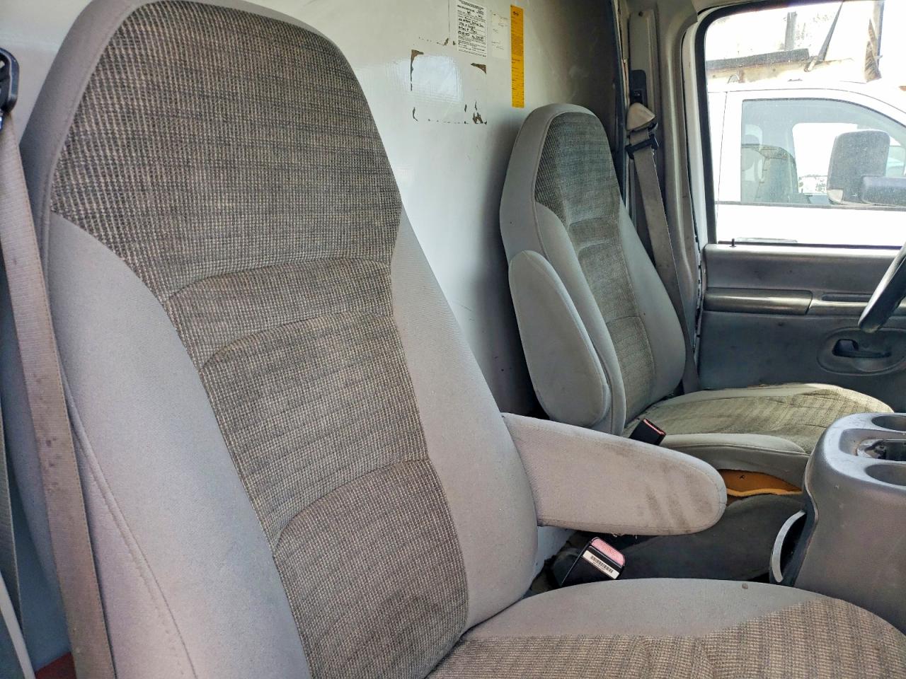 2004 FORD ECONOLINE