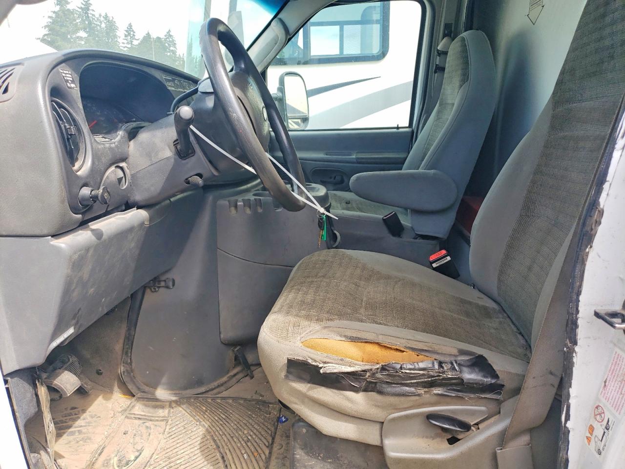 2004 FORD ECONOLINE