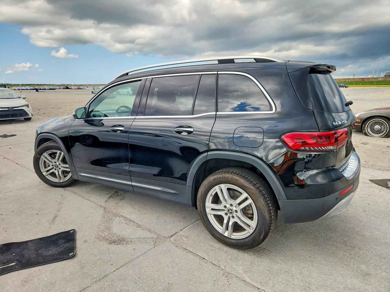 2023 MERCEDES-BENZ GLB-CLASS