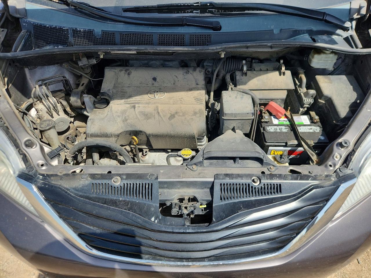 2011 TOYOTA SIENNA