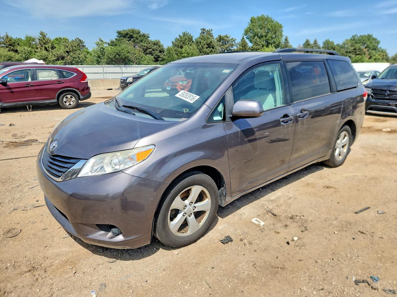 2011 TOYOTA SIENNA