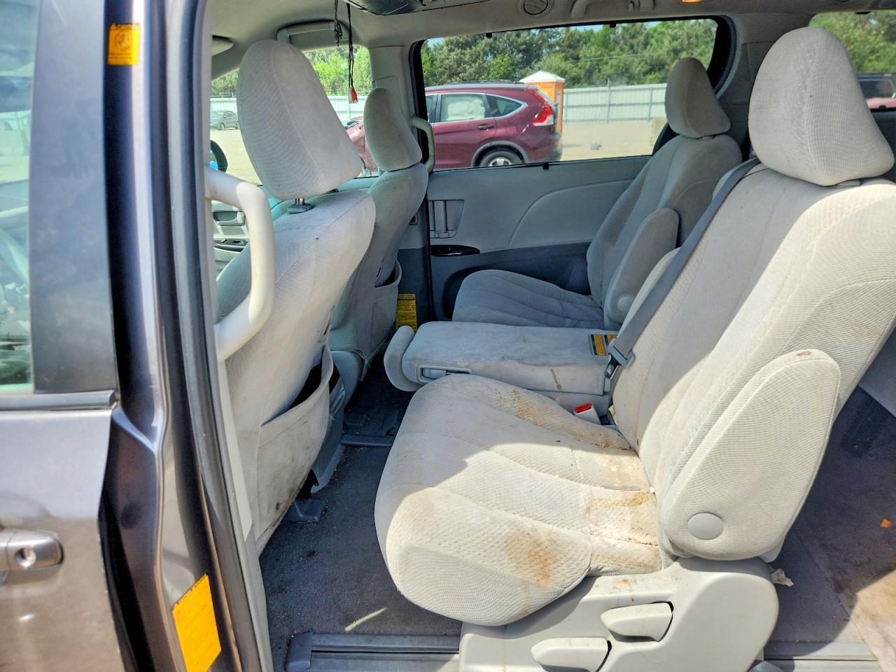 2011 TOYOTA SIENNA