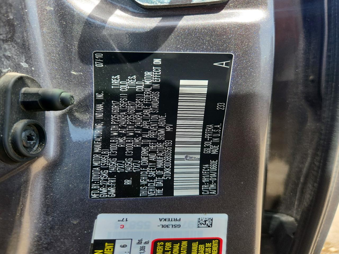 2011 TOYOTA SIENNA