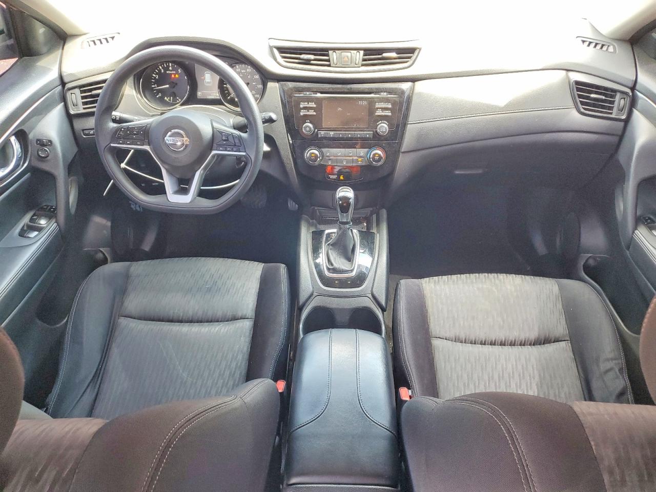 2017 NISSAN ROGUE
