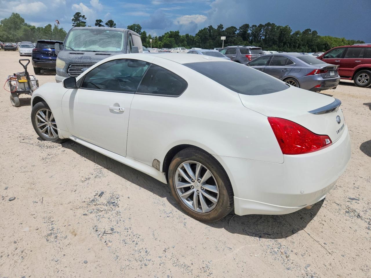 2013 INFINITI G37