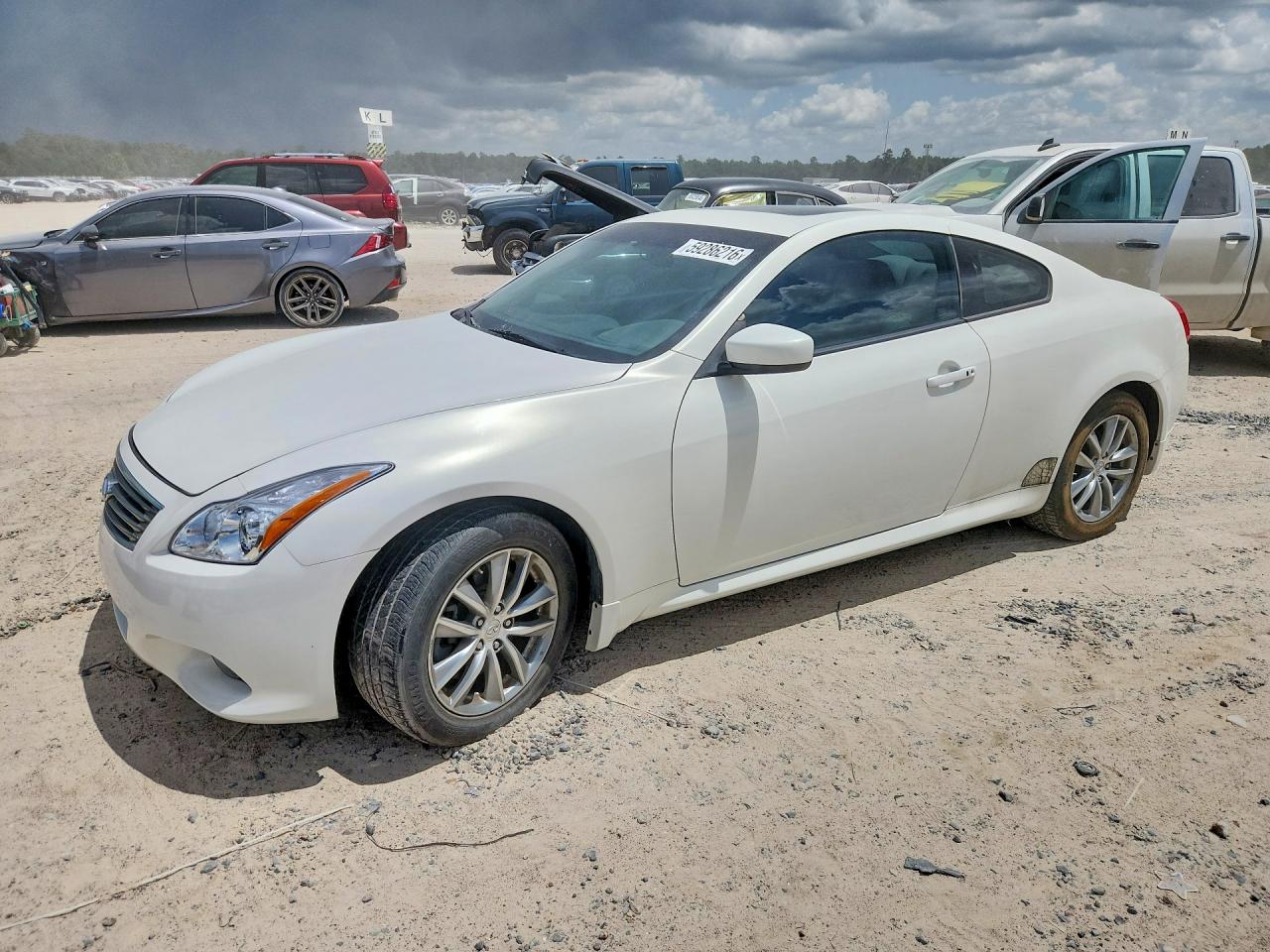 2013 INFINITI G37