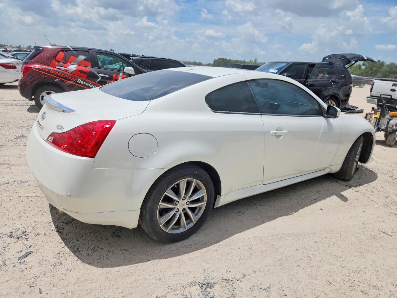2013 INFINITI G37
