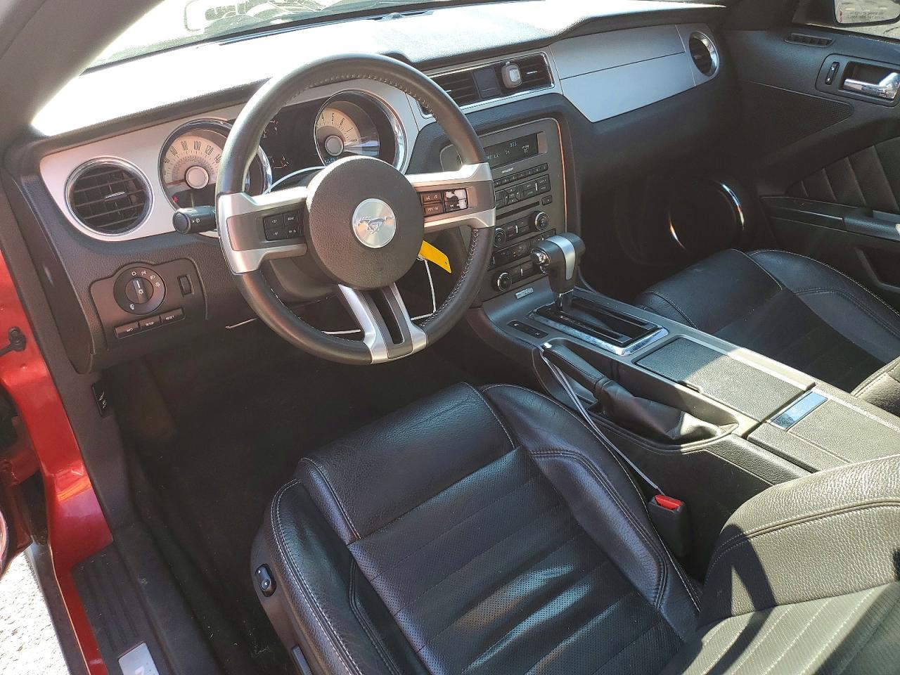 2011 FORD MUSTANG