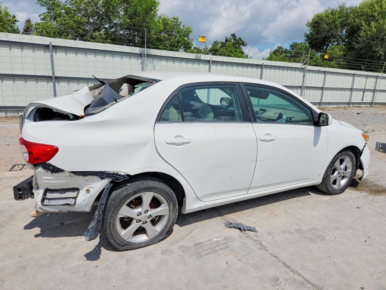 2013 TOYOTA COROLLA