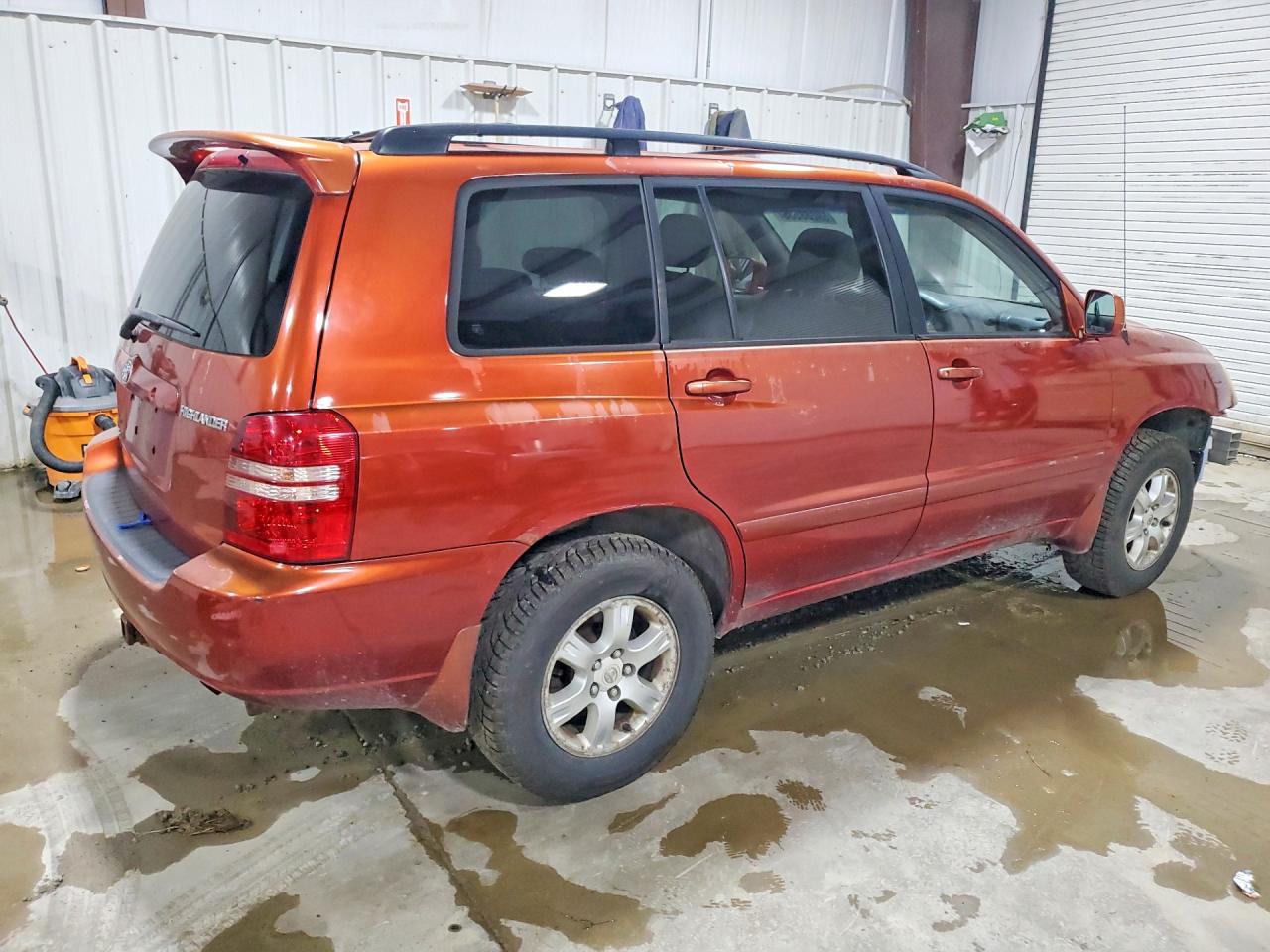 2003 TOYOTA HIGHLANDER