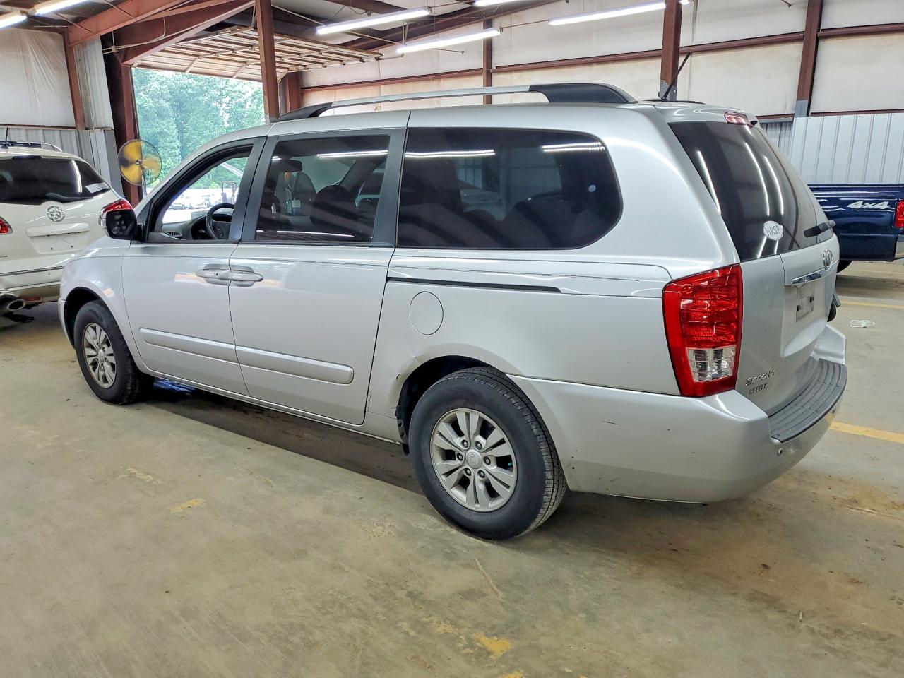 2012 KIA SEDONA