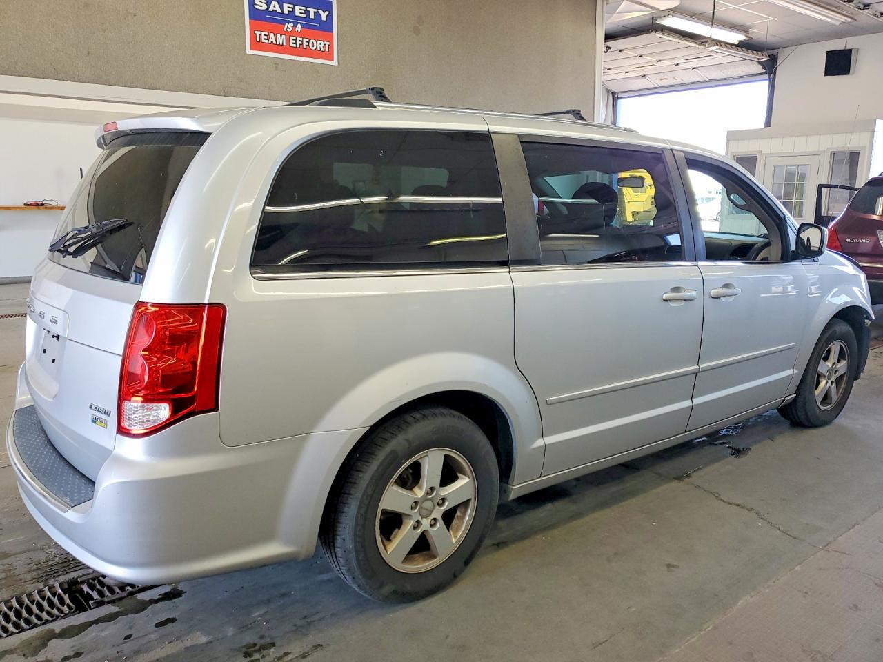 2011 DODGE CARAVAN