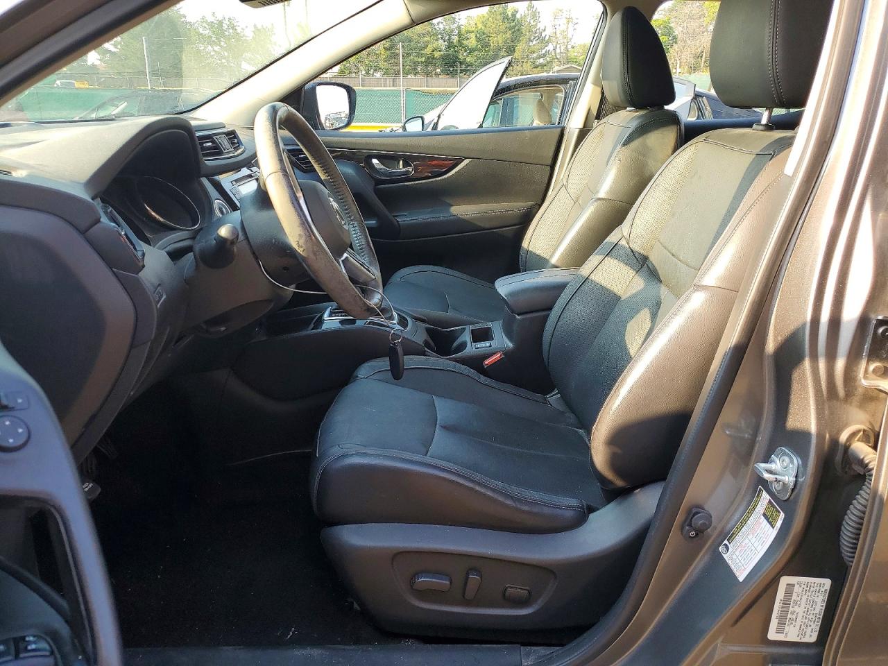 2017 NISSAN ROGUE