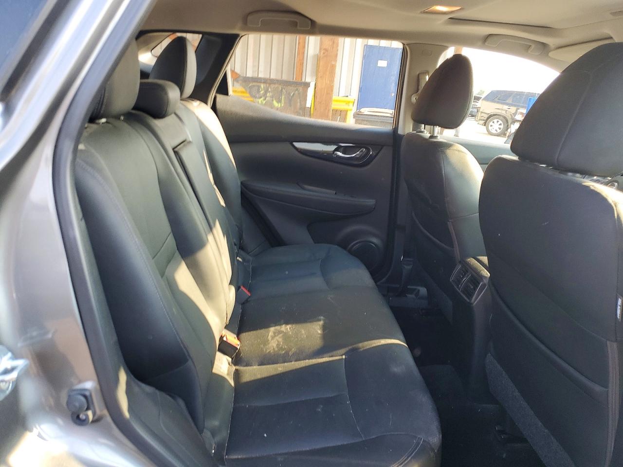 2017 NISSAN ROGUE