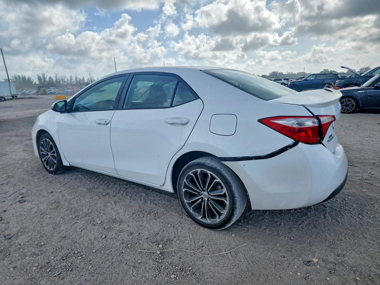 2016 TOYOTA COROLLA