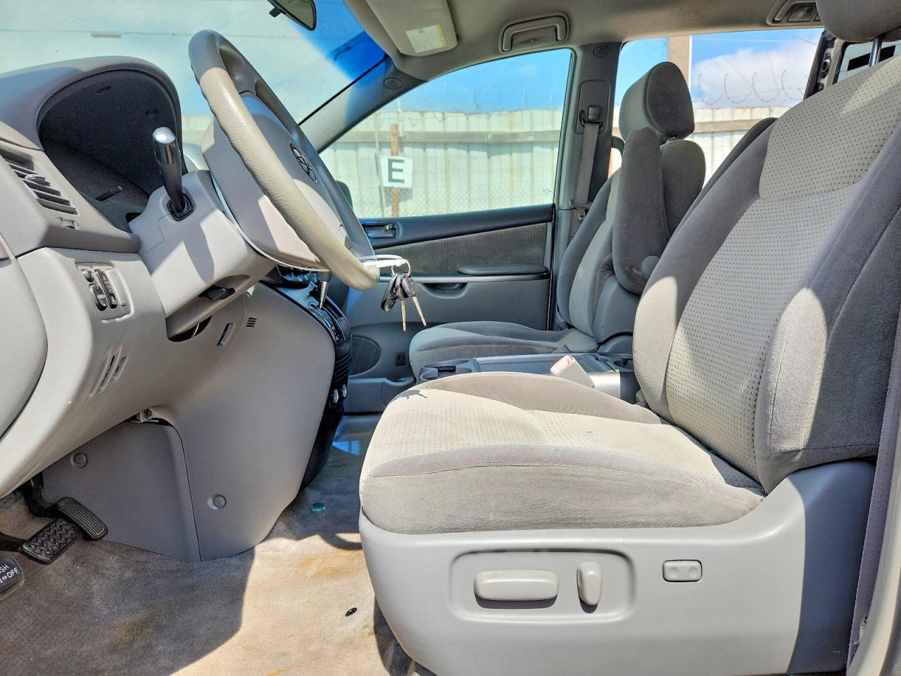 2008 TOYOTA SIENNA