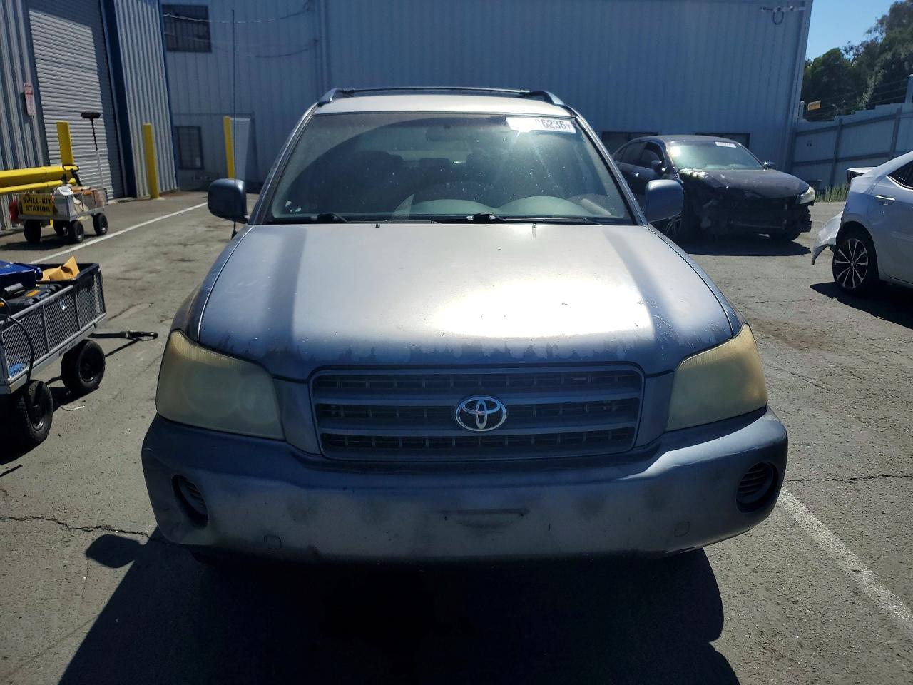 2003 TOYOTA HIGHLANDER