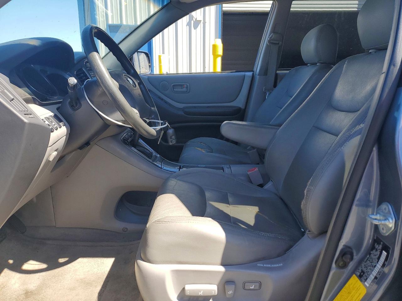 2003 TOYOTA HIGHLANDER